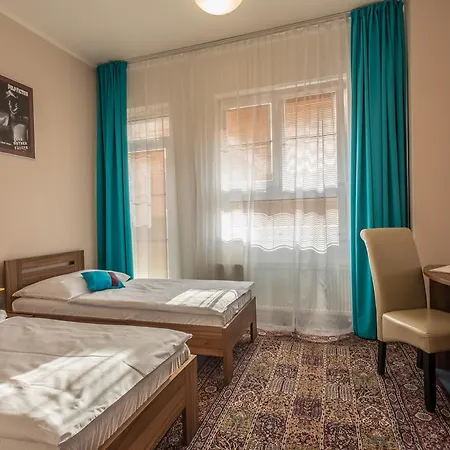 Ξενοδοχείο Sareza 3*